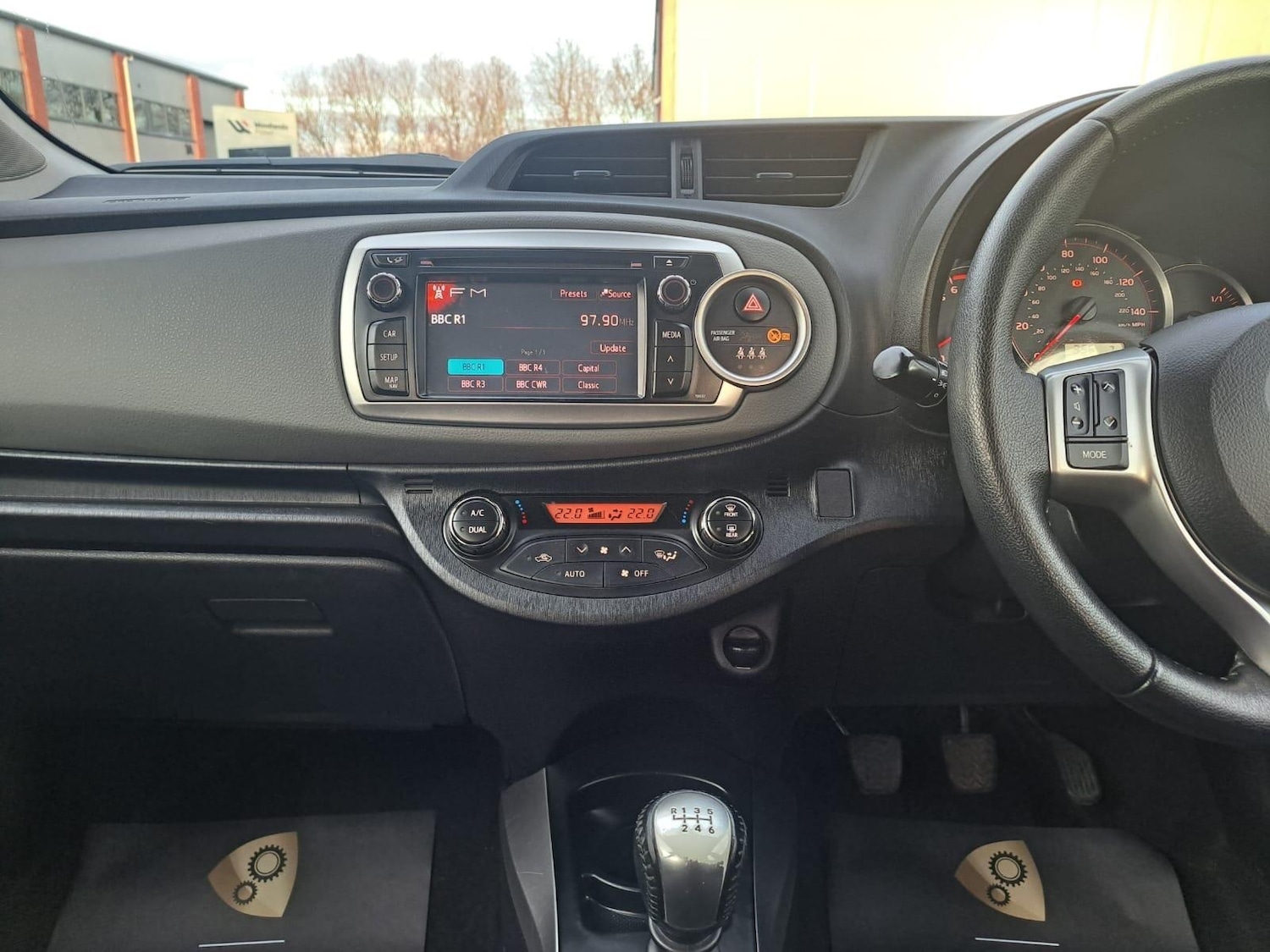 Used Toyota Yaris 2014 for sale - 77387002: Photo 38