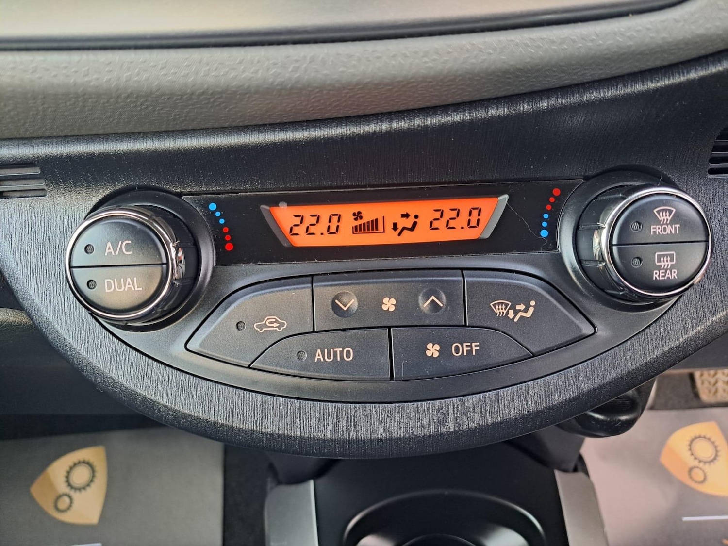 Used Toyota Yaris 2014 for sale - 77387002: Photo 40