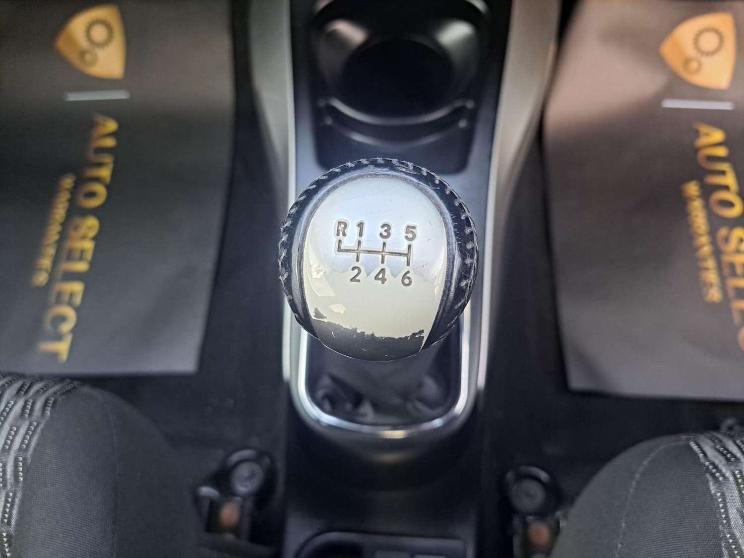 Used Toyota Yaris 2014 for sale - 77387002: Photo 42