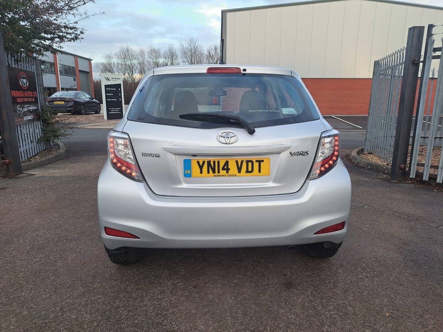 Used Toyota Yaris 2014 for sale - 77387002: Photo 5