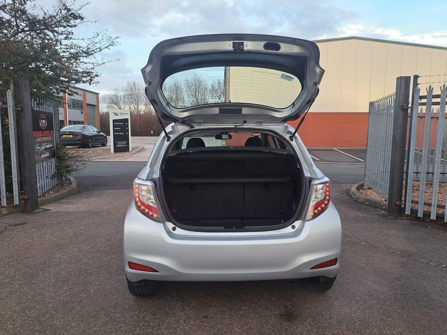 Used Toyota Yaris 2014 for sale - 77387002: Photo 50