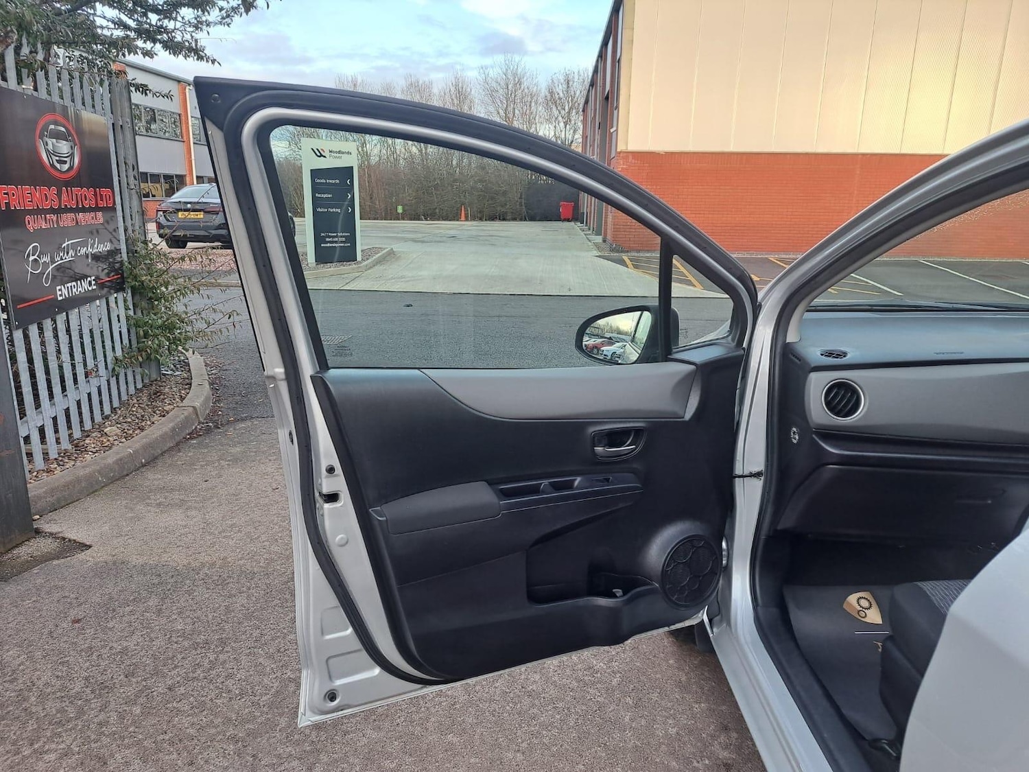 Used Toyota Yaris 2014 for sale - 77387002: Photo 54