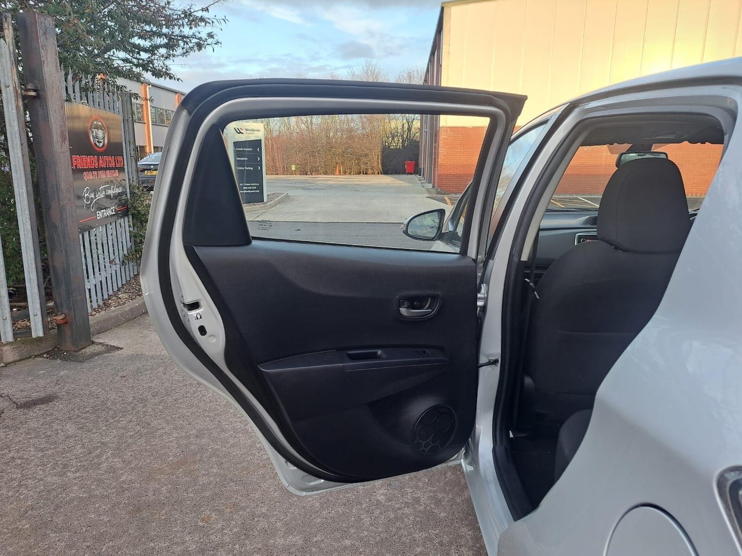 Used Toyota Yaris 2014 for sale - 77387002: Photo 56