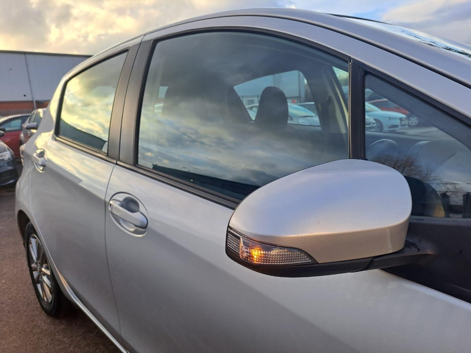 Used Toyota Yaris 2014 for sale - 77387002: Photo 58