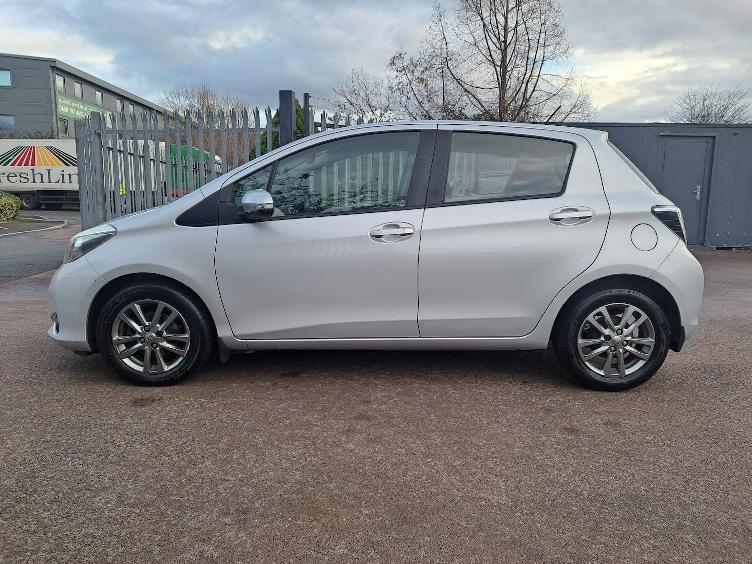 Used Toyota Yaris 2014 for sale - 77387002: Photo 7