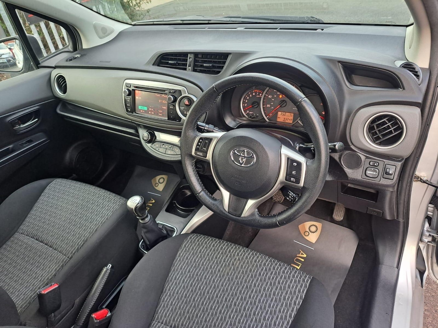 Used Toyota Yaris 2014 for sale - 77387002: Photo 9