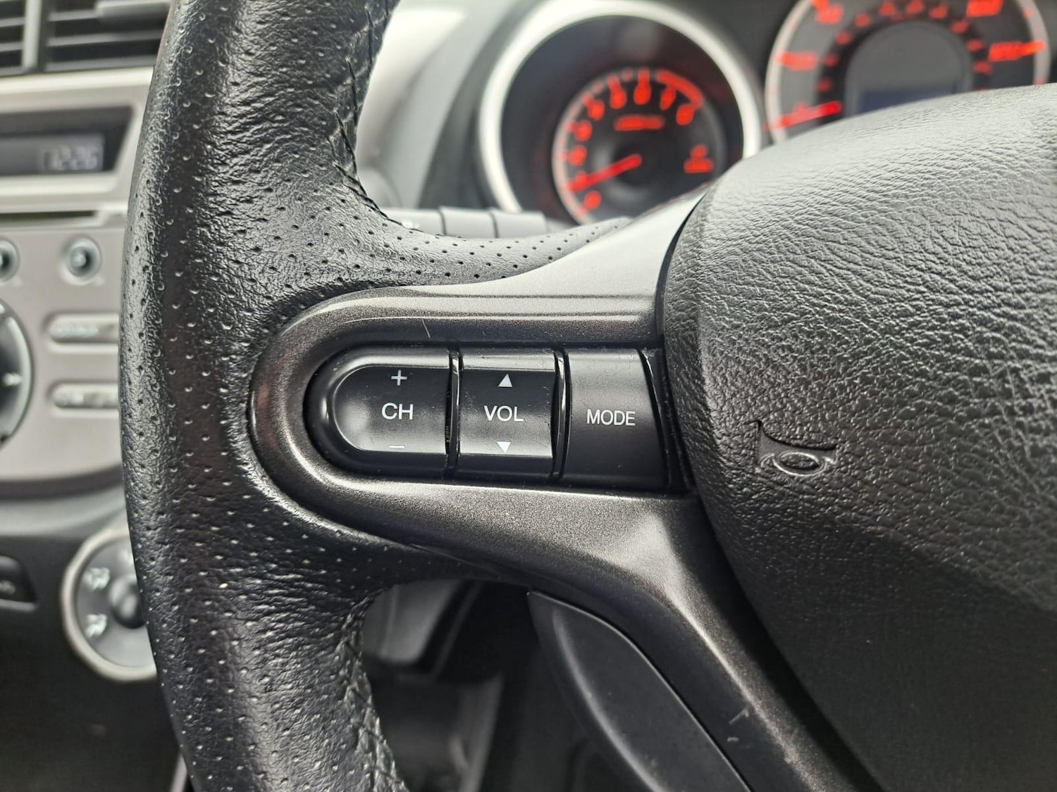 Used Honda Jazz 2010 for sale - 77242638: Photo 25