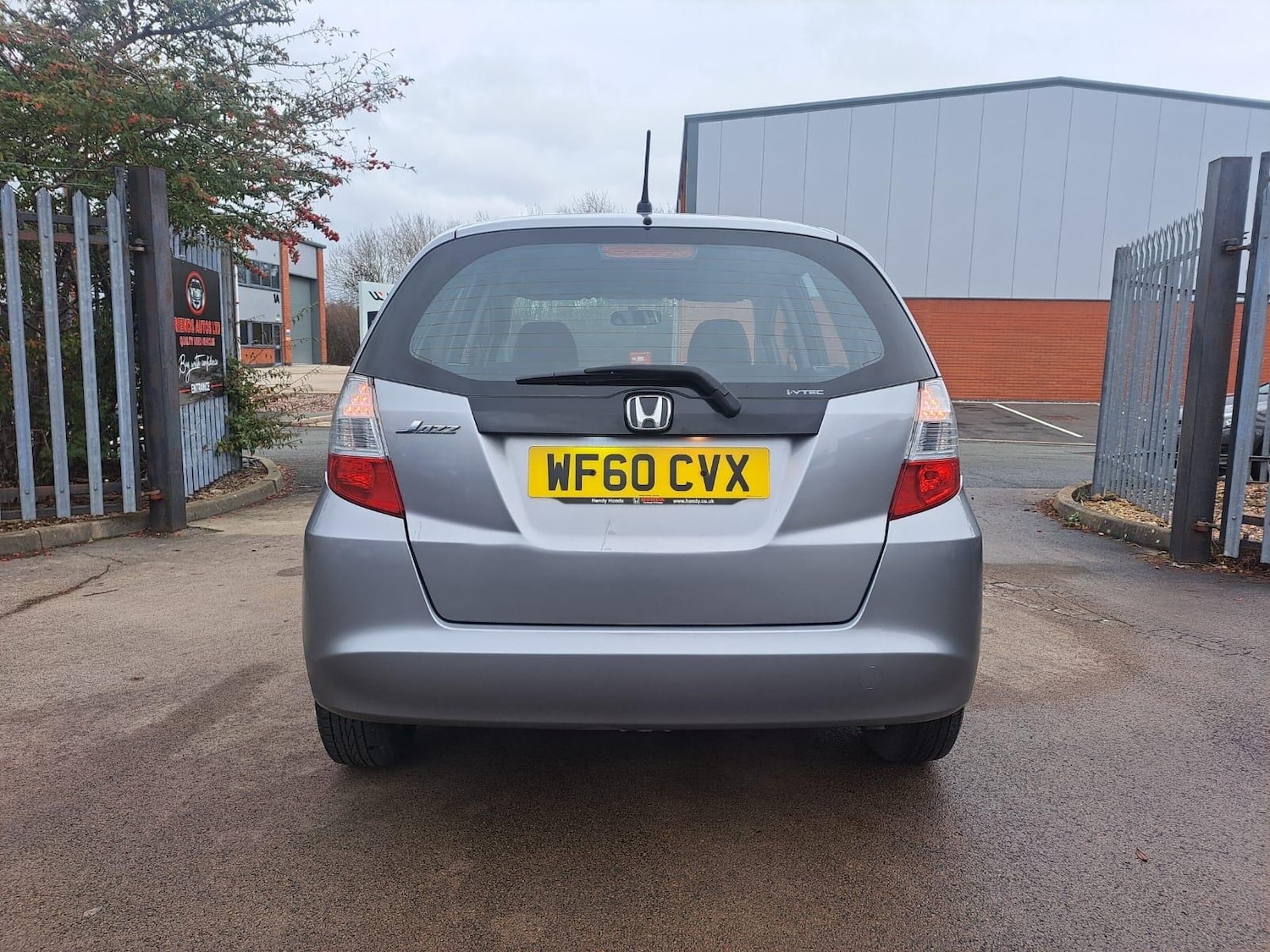 Used Honda Jazz 2010 for sale - 77242638: Photo 5