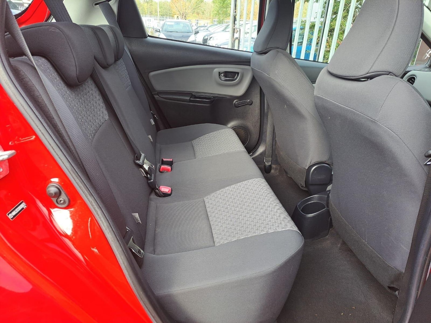 Used Toyota Yaris 2015 for sale - 76380953: Photo 12