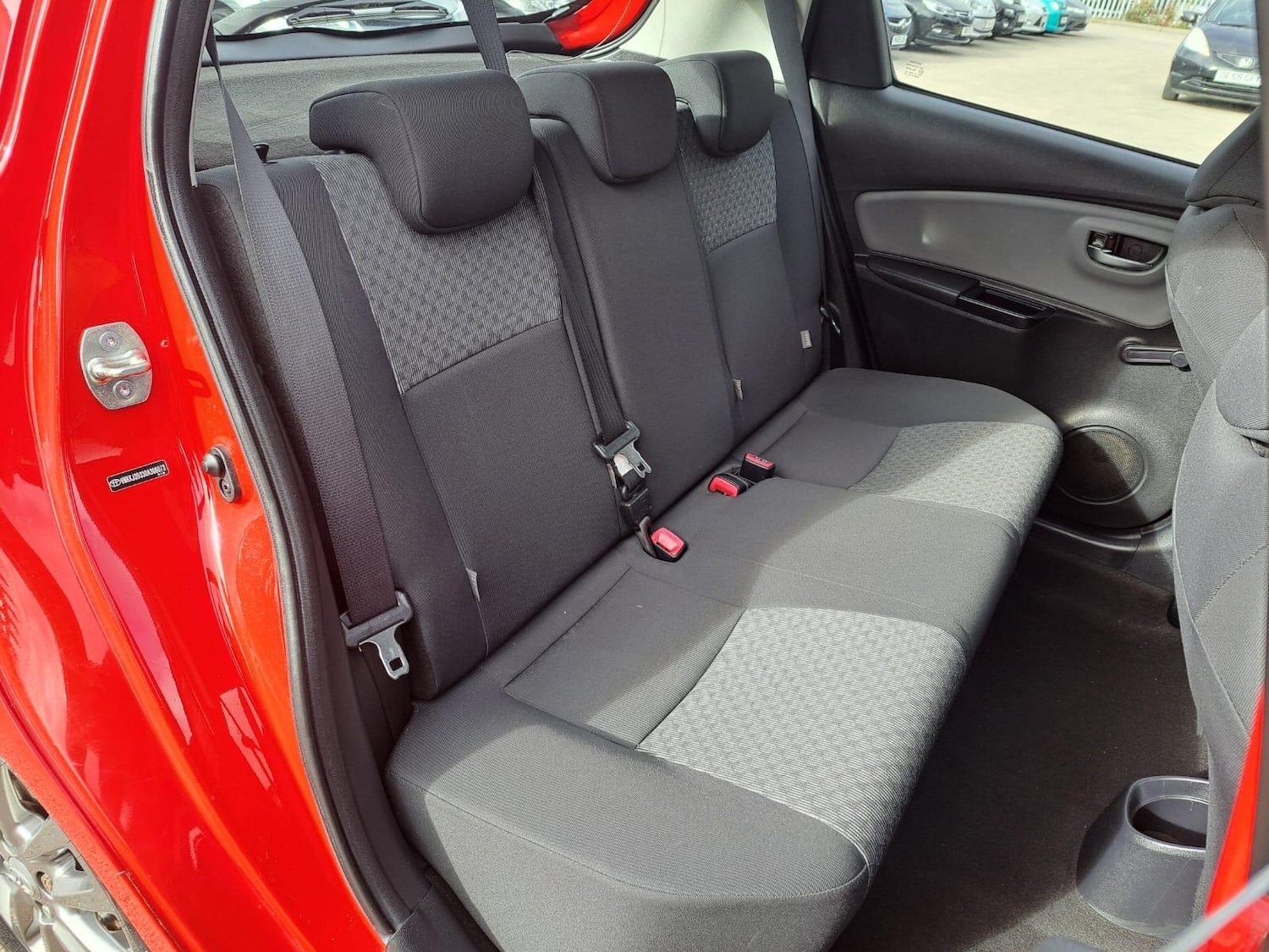 Used Toyota Yaris 2015 for sale - 76380953: Photo 13