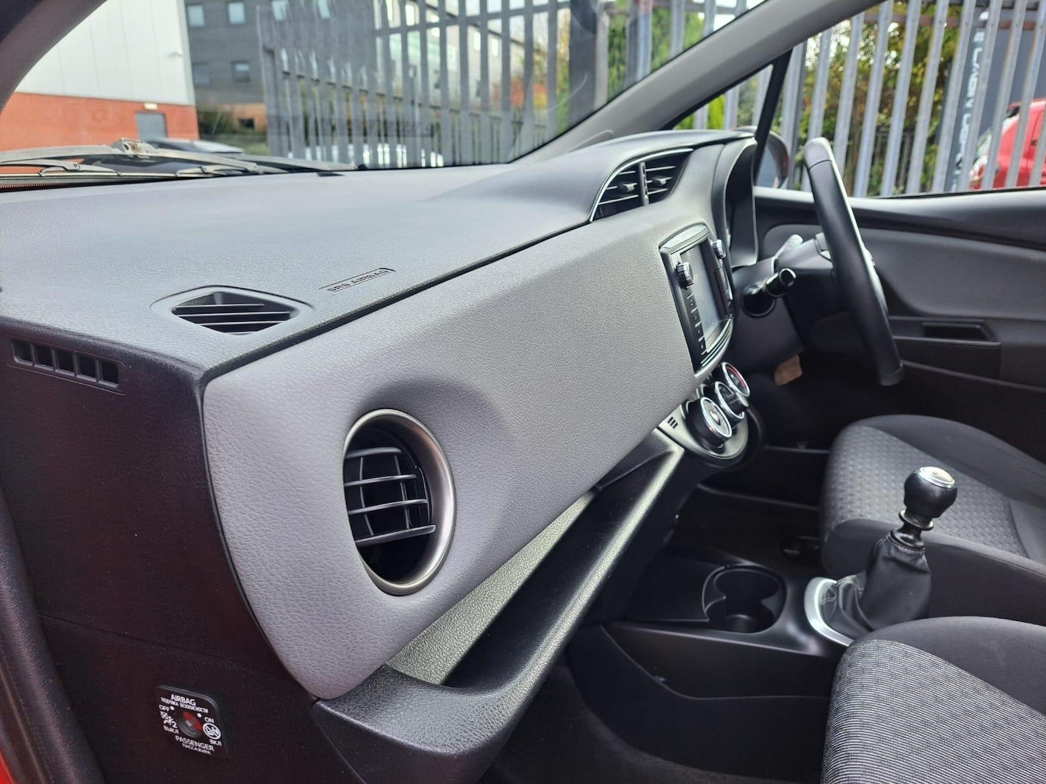 Used Toyota Yaris 2015 for sale - 76380953: Photo 15