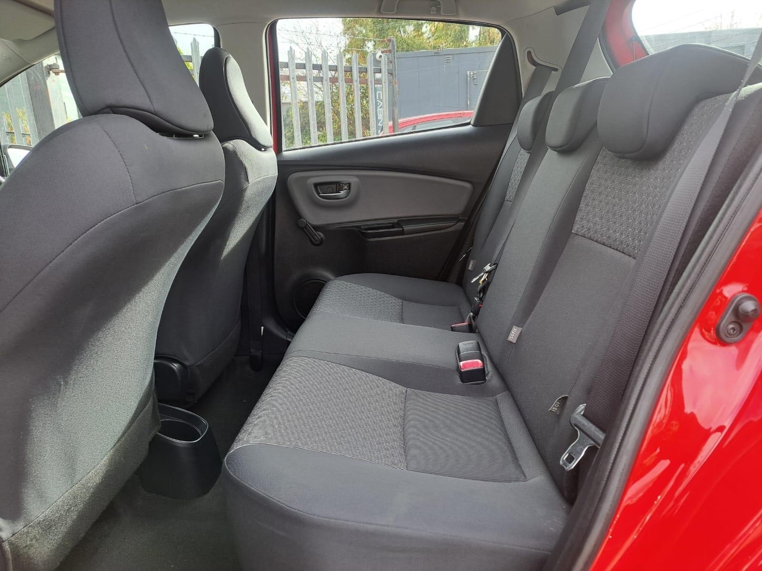 Used Toyota Yaris 2015 for sale - 76380953: Photo 19