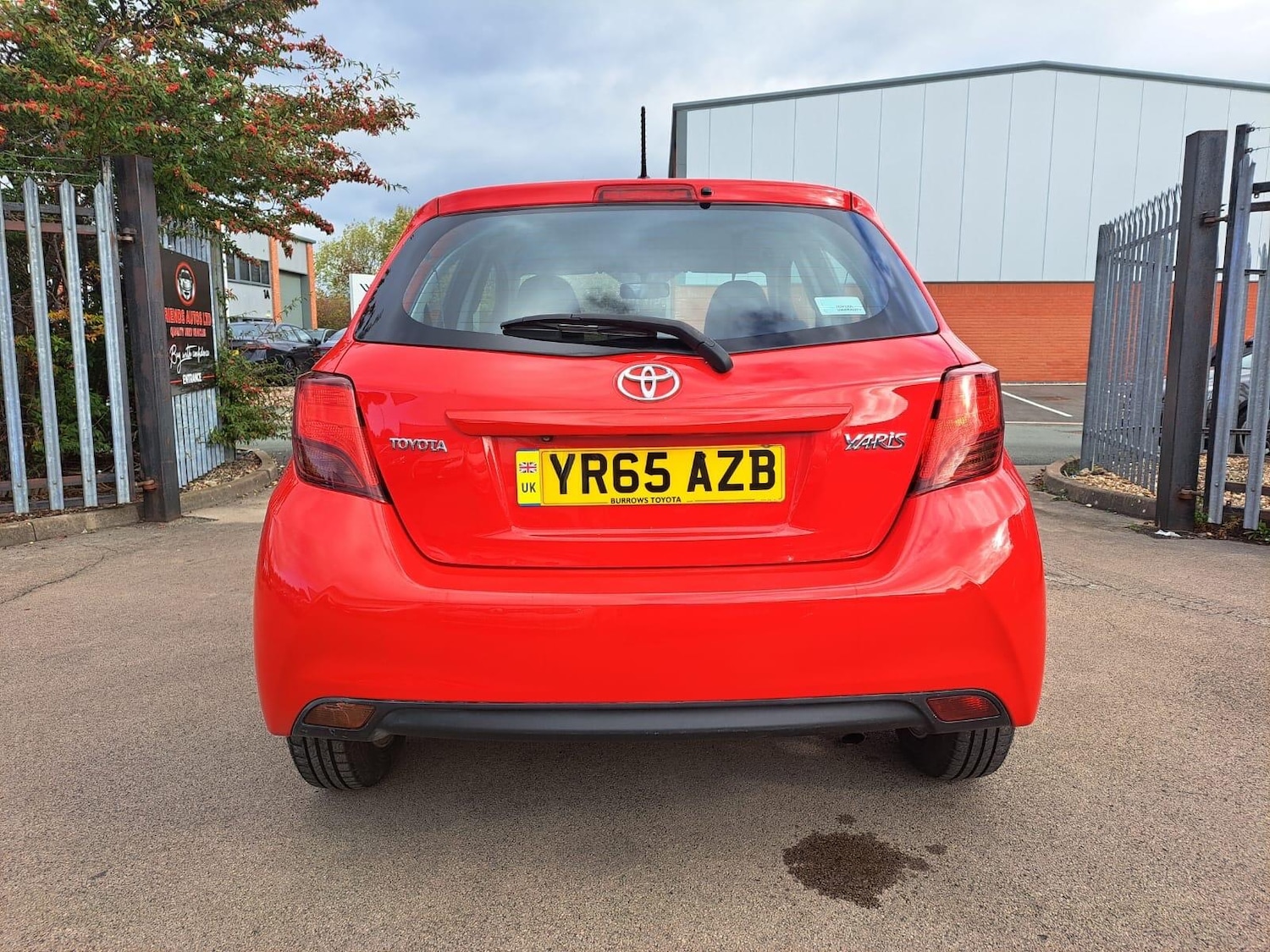 Used Toyota Yaris 2015 for sale - 76380953: Photo 5