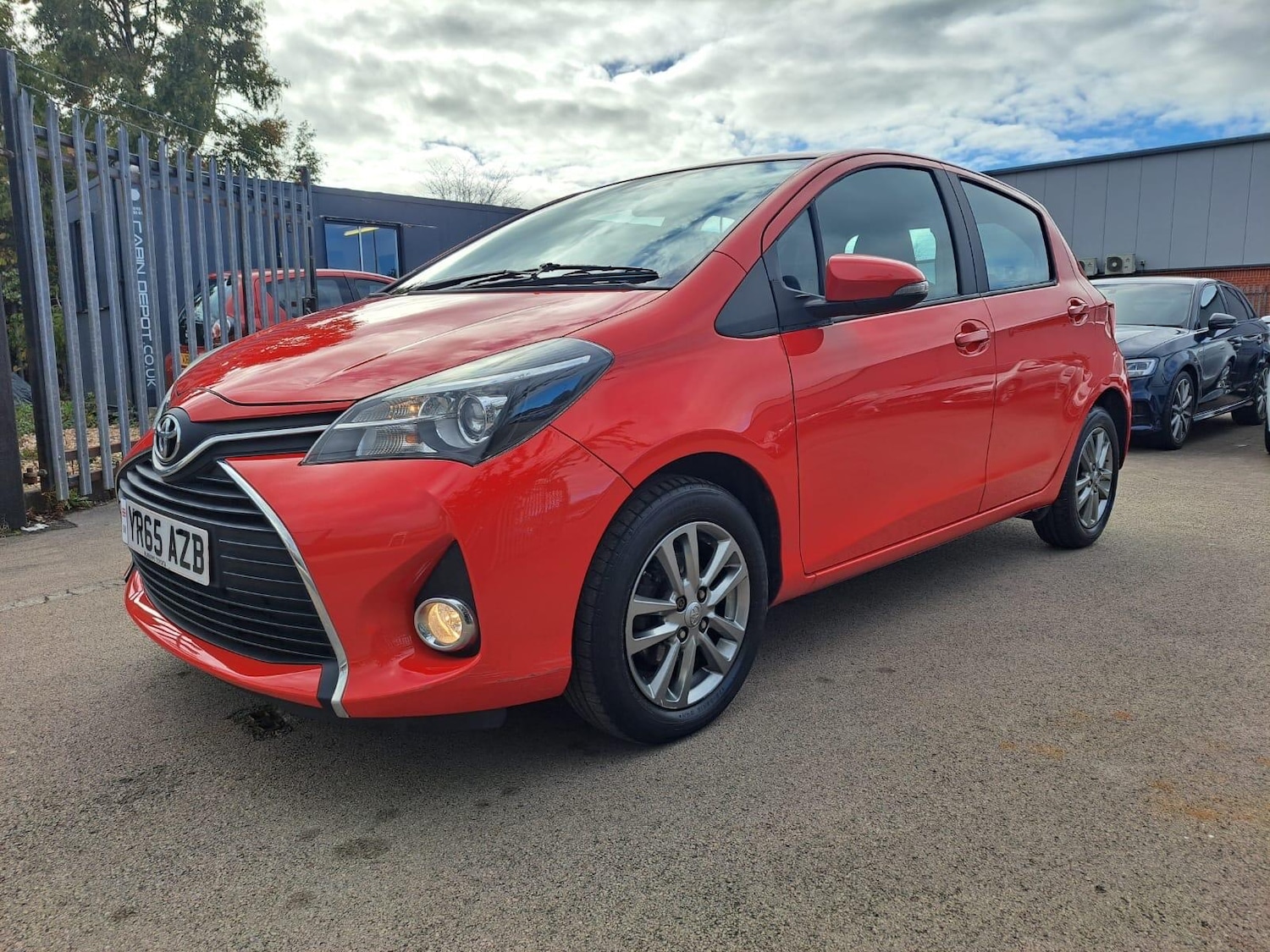 Used Toyota Yaris 2015 for sale - 76380953: Photo 8
