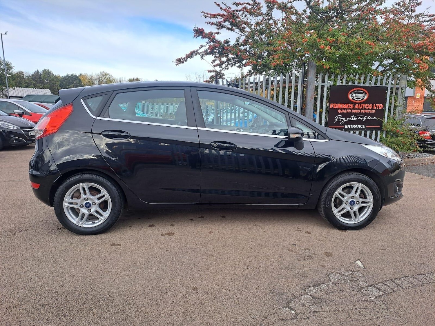 Used Ford Fiesta 2014 for sale - 76381054: Photo 3