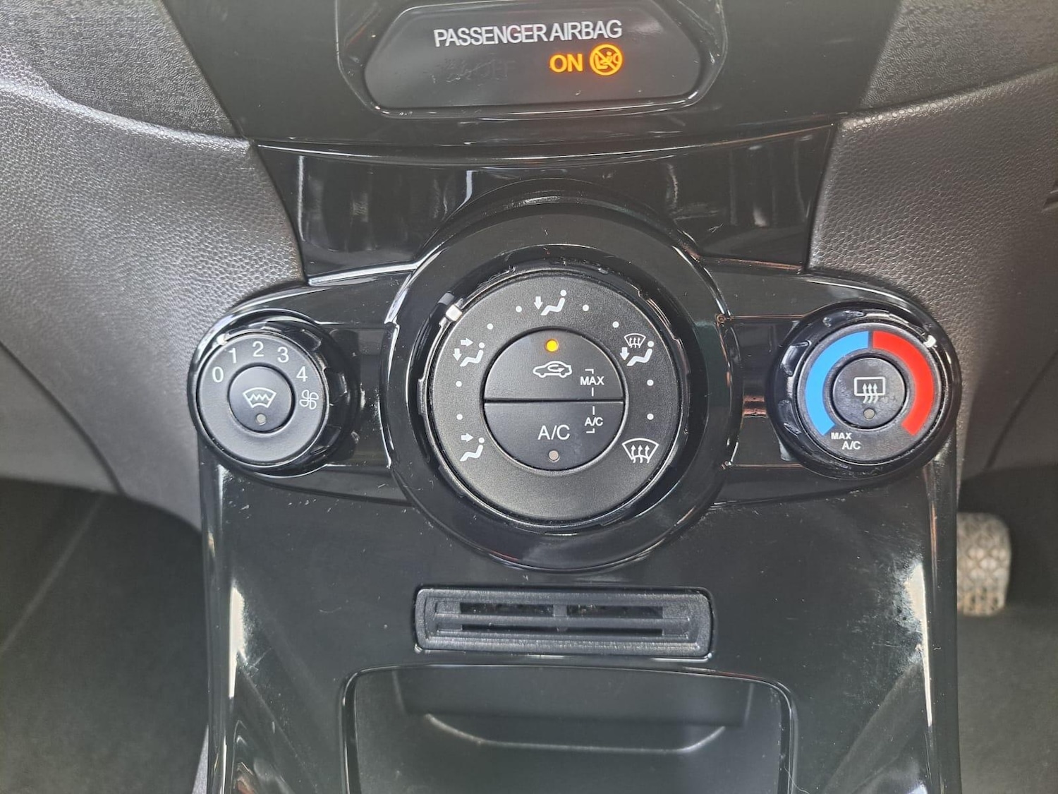 Used Ford Fiesta 2014 for sale - 76381054: Photo 34