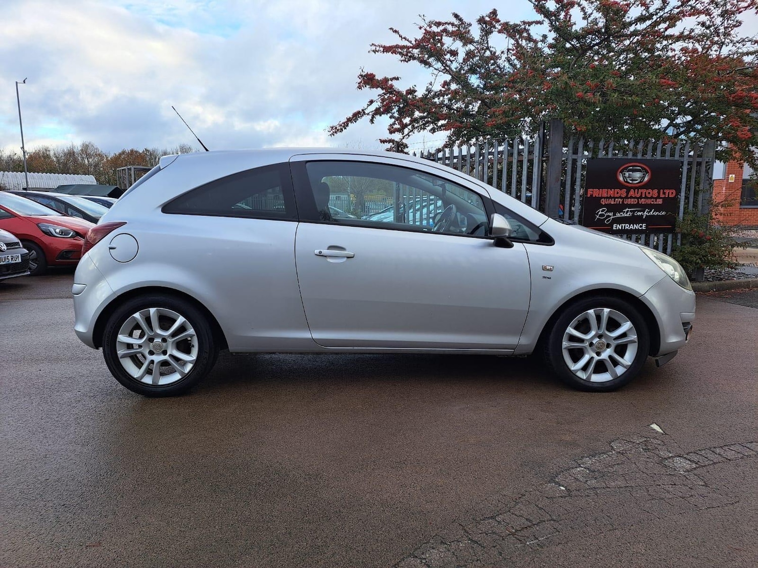 Used Vauxhall Corsa 2010 for sale - 76824012: Photo 3