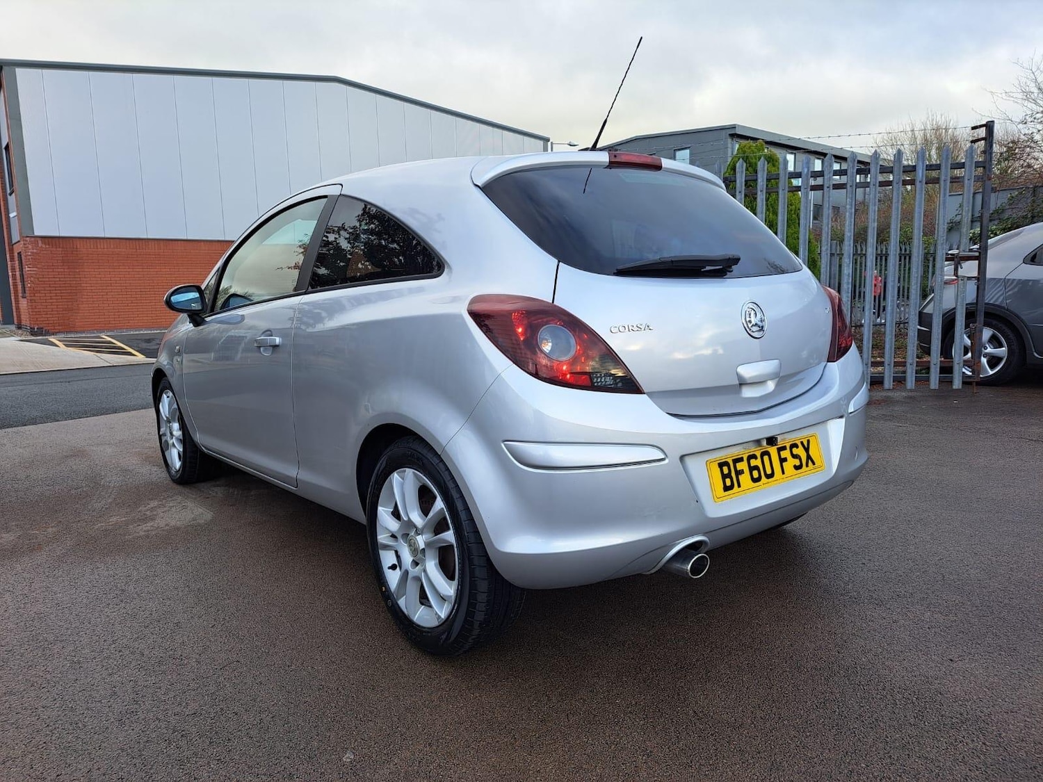 Used Vauxhall Corsa 2010 for sale - 76824012: Photo 6