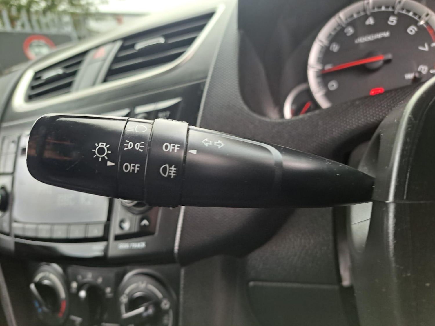 Used Suzuki Swift 2014 for sale - 77387651: Photo 25