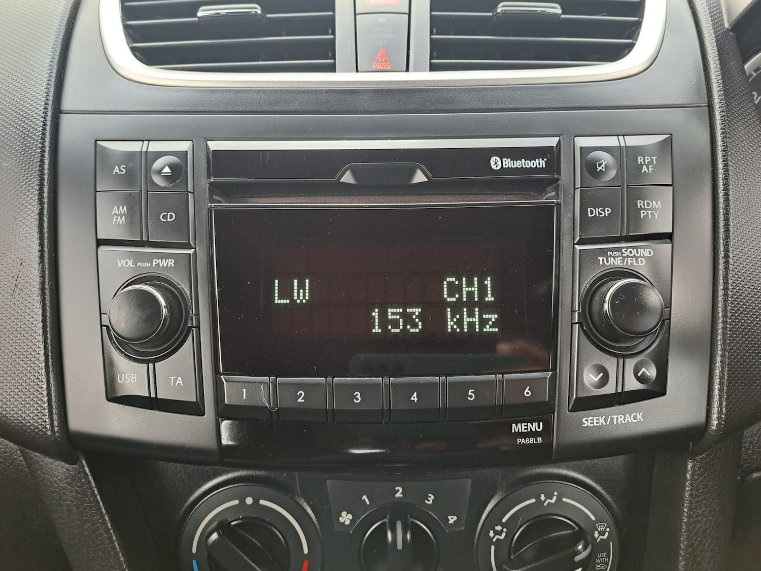 Used Suzuki Swift 2014 for sale - 77387651: Photo 32