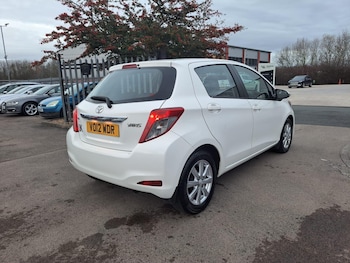 Used Toyota Yaris 2012 for sale - 76855912: Photo