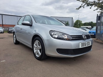 Volkswagen - Golf