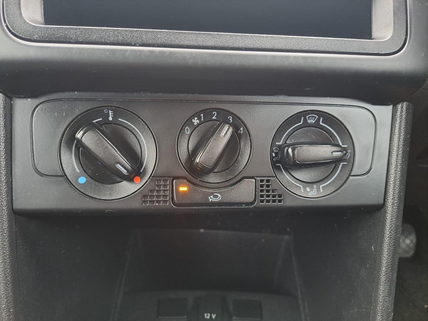 Used Volkswagen Polo 2010 for sale - 77278816: Photo 32