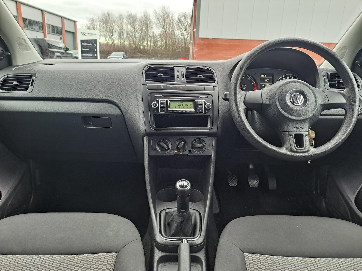 Used Volkswagen Polo 2010 for sale - 77278816: Photo 35