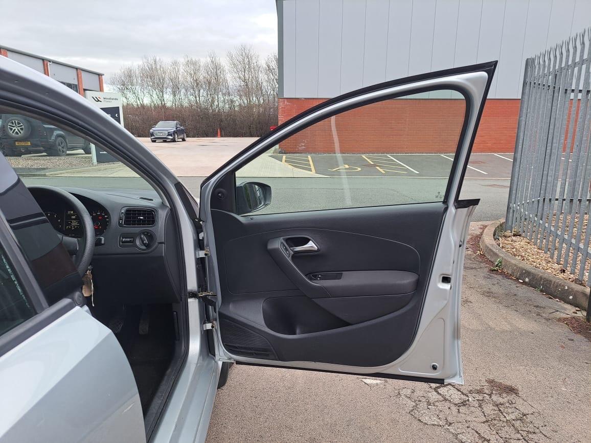 Used Volkswagen Polo 2010 for sale - 77278816: Photo 39