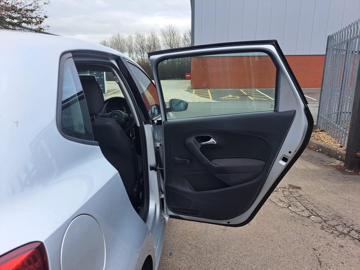 Used Volkswagen Polo 2010 for sale - 77278816: Photo 41