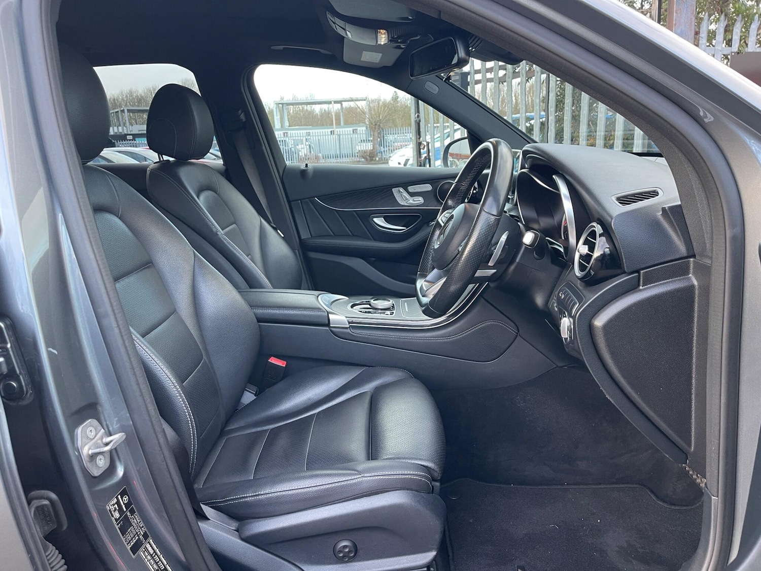 Used Mercedes-Benz GLC 2018 for sale - 77565178: Photo 10