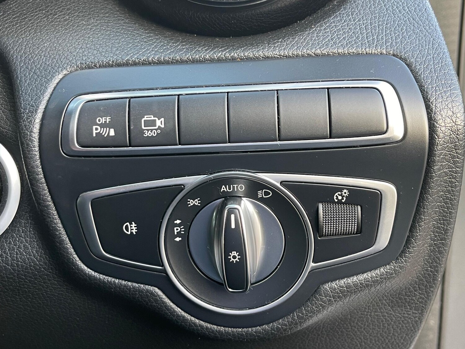 Used Mercedes-Benz GLC 2018 for sale - 77565178: Photo 54