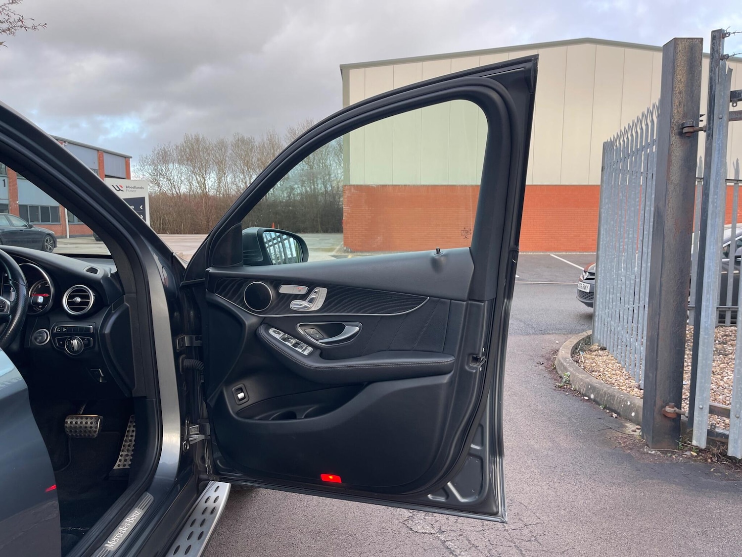 Used Mercedes-Benz GLC 2018 for sale - 77565178: Photo 55