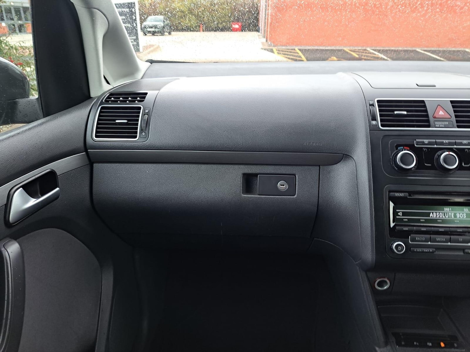 Used Volkswagen Touran 2015 for sale - 76336826: Photo 25