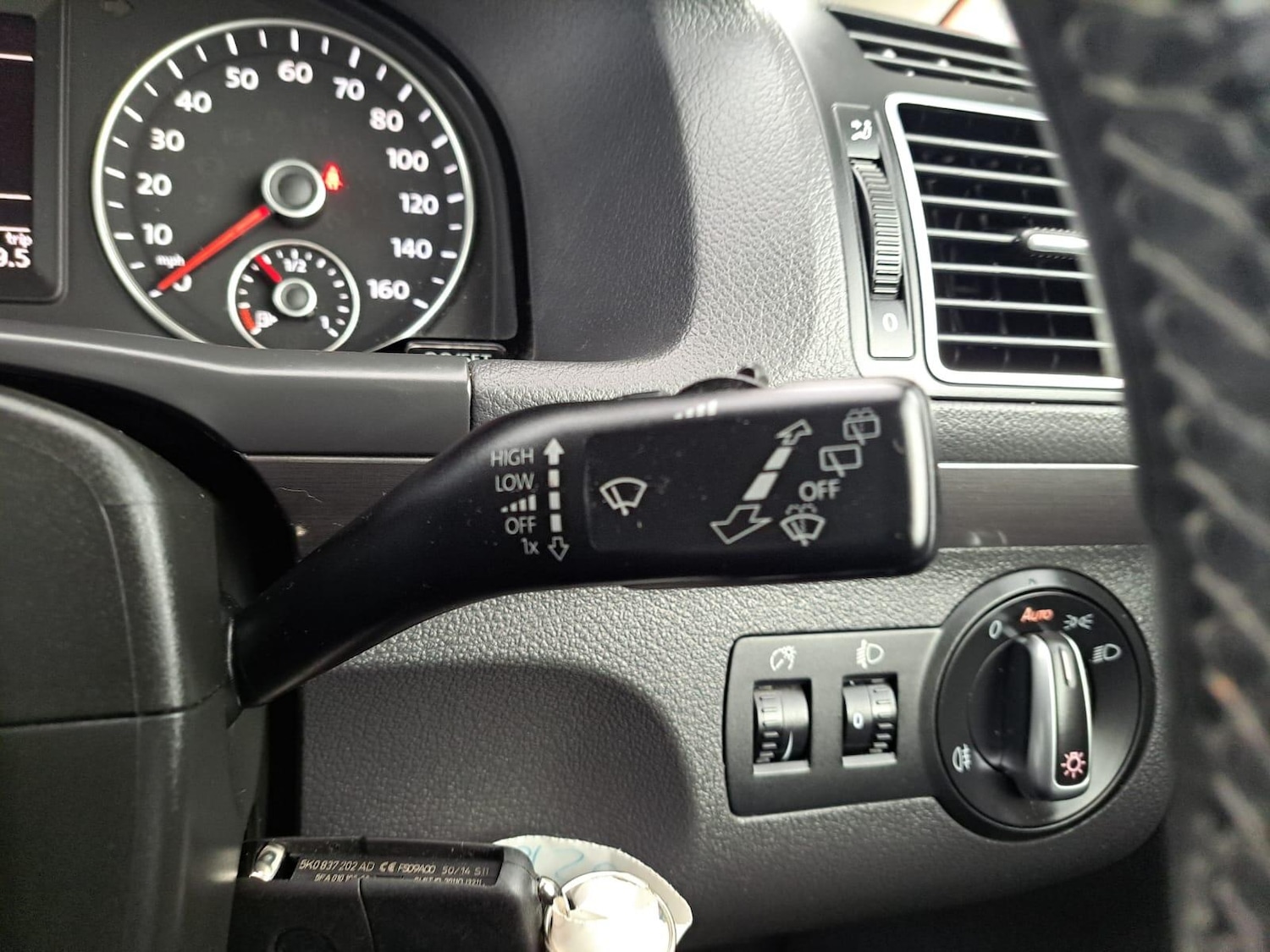 Used Volkswagen Touran 2015 for sale - 76336826: Photo 29