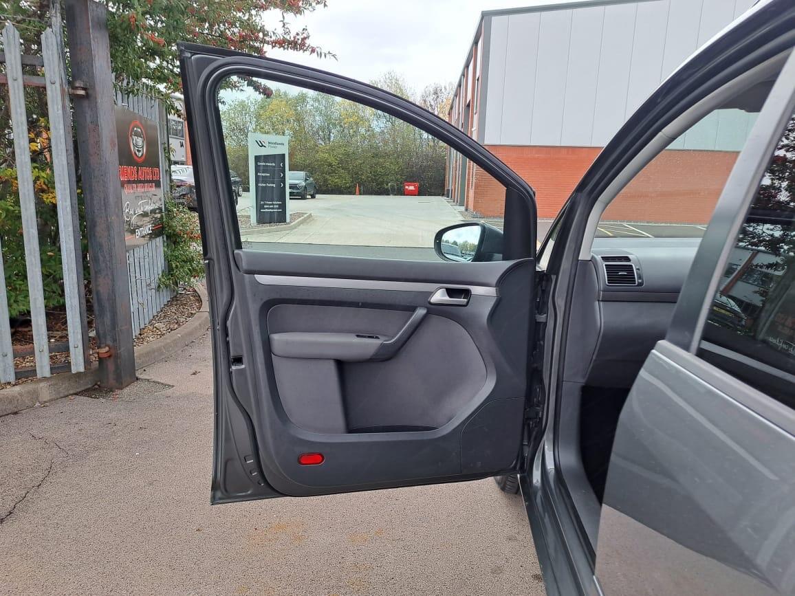 Used Volkswagen Touran 2015 for sale - 76336826: Photo 63