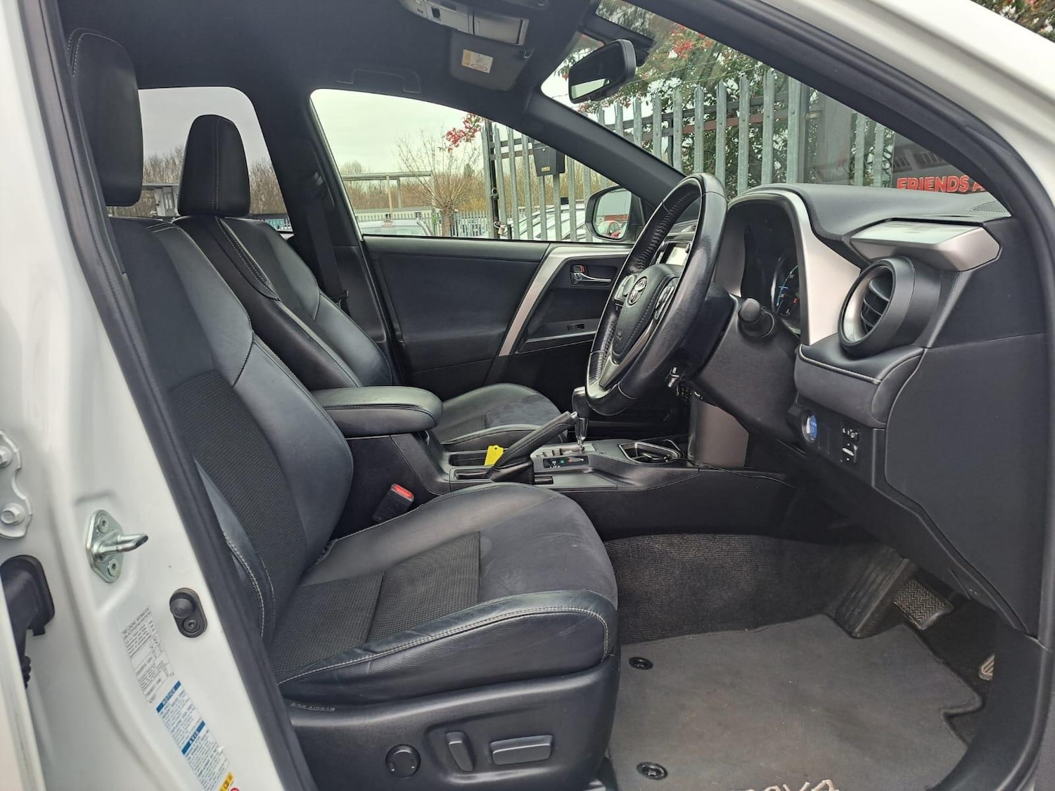 Used Toyota RAV4 2016 for sale - 77066975: Photo 10