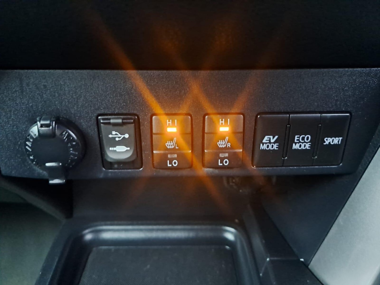 Used Toyota RAV4 2016 for sale - 77066975: Photo 50