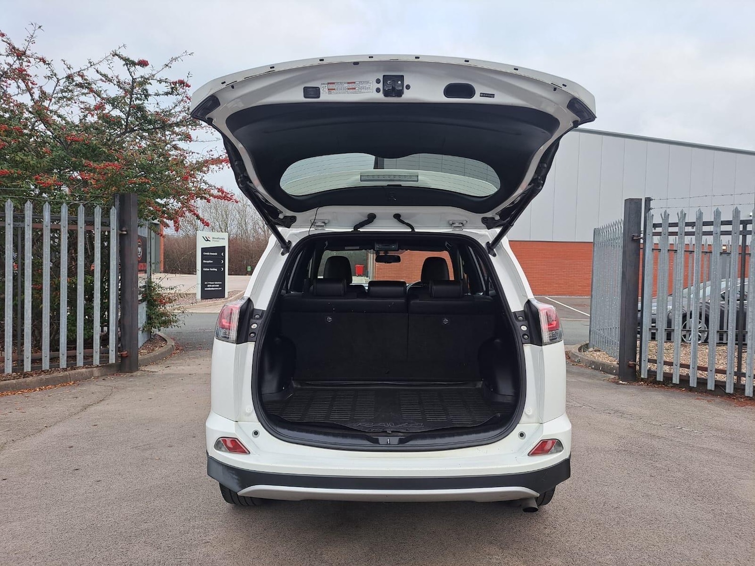 Used Toyota RAV4 2016 for sale - 77066975: Photo 65