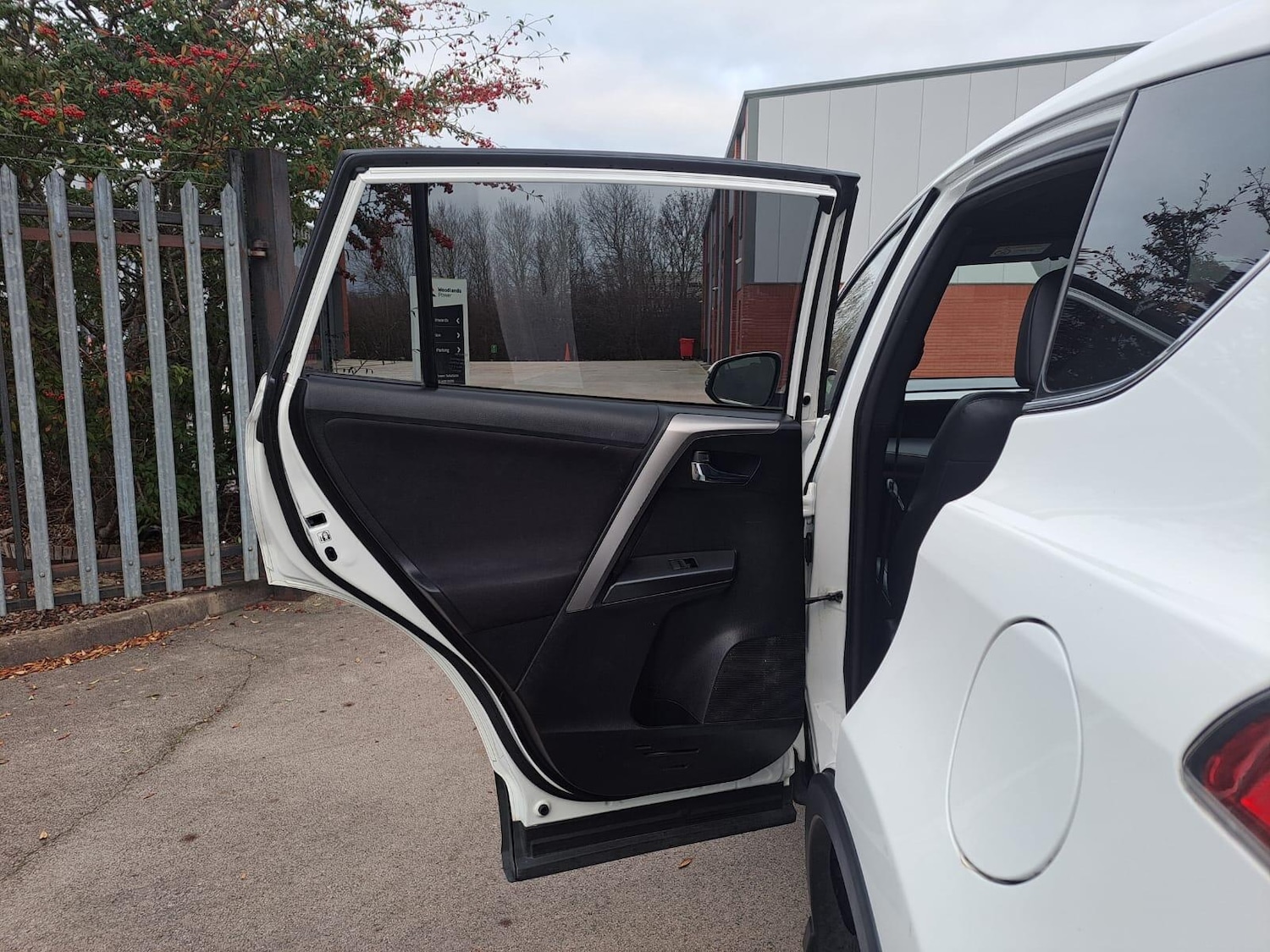 Used Toyota RAV4 2016 for sale - 77066975: Photo 74