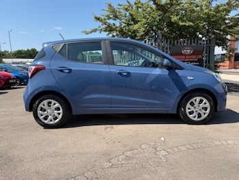 Used Hyundai i10 2017 for sale - 79181780: Photo