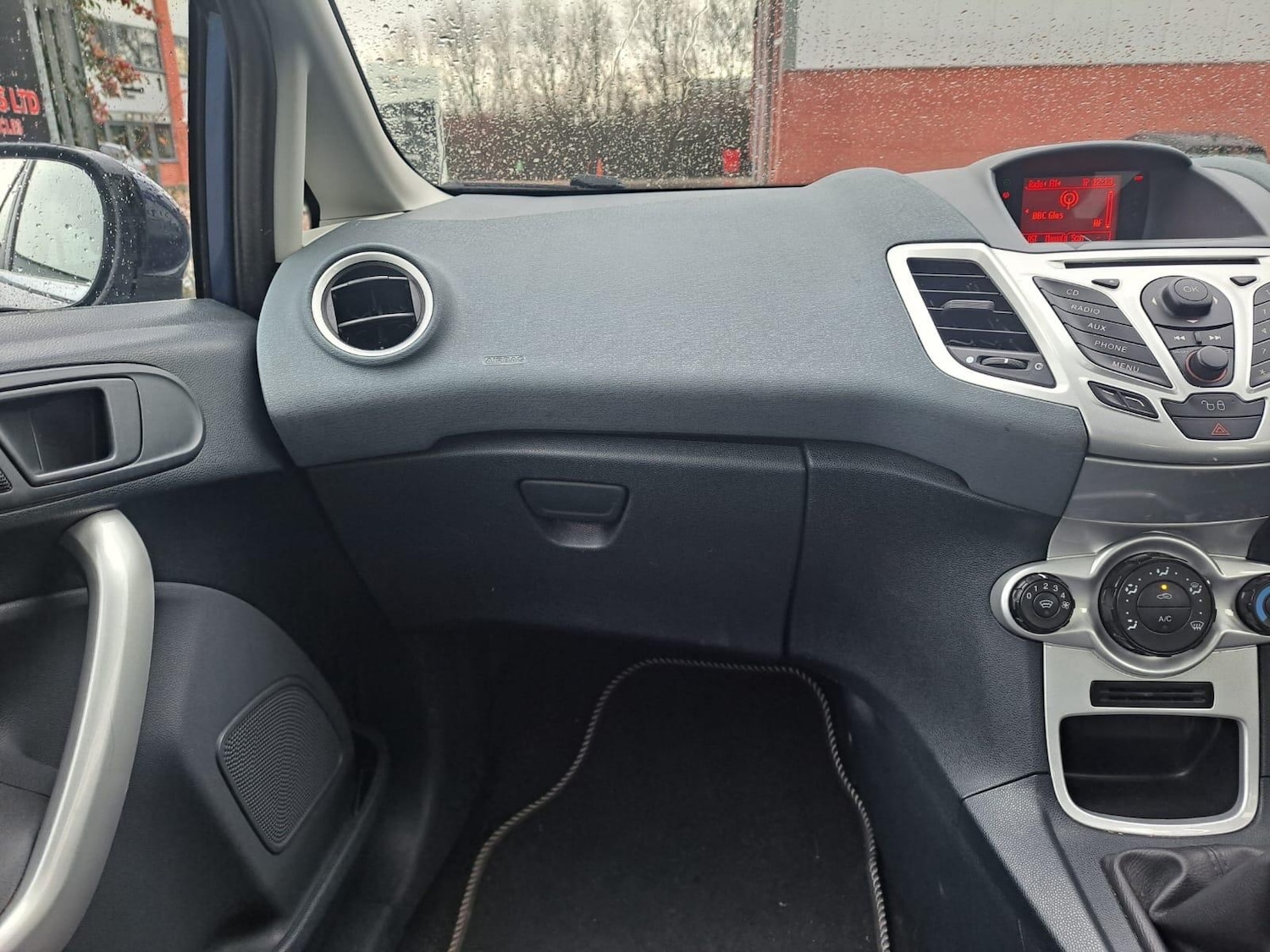 Used Ford Fiesta 2009 for sale - 77015493: Photo 23