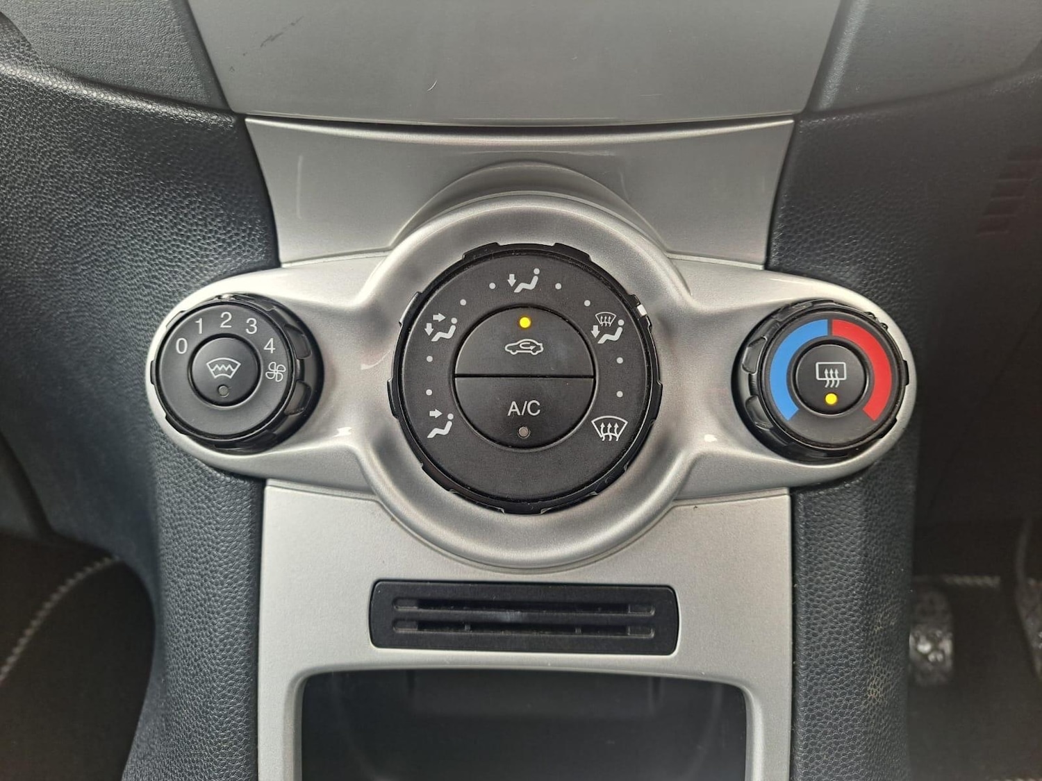 Used Ford Fiesta 2009 for sale - 77015493: Photo 38