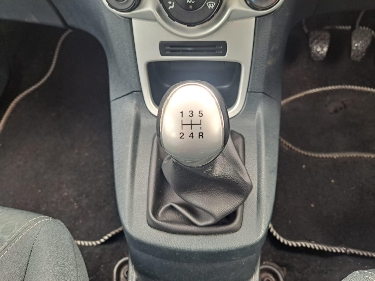 Used Ford Fiesta 2009 for sale - 77015493: Photo 40