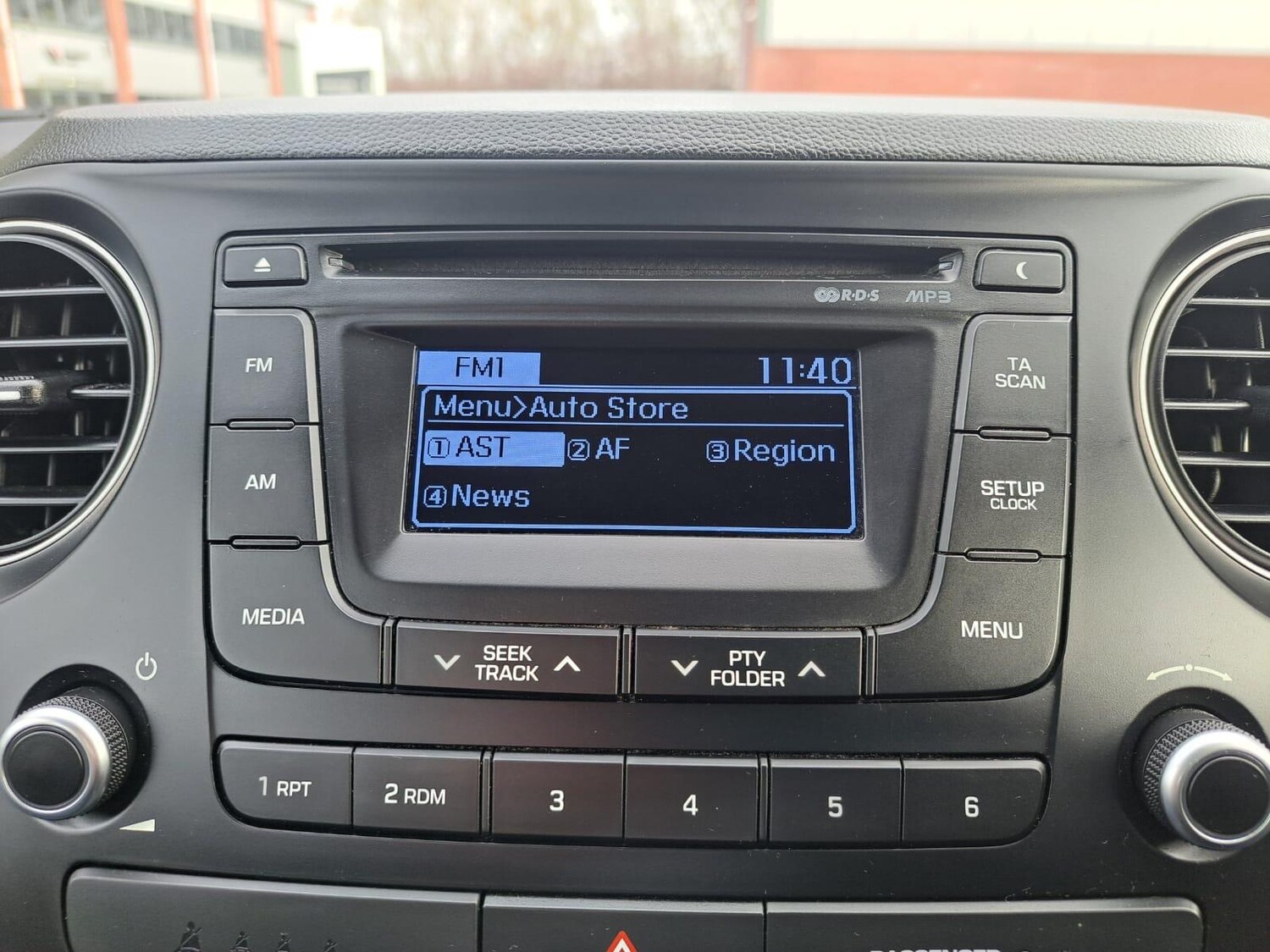 Used Hyundai i10 2015 for sale - 76634186: Photo 33