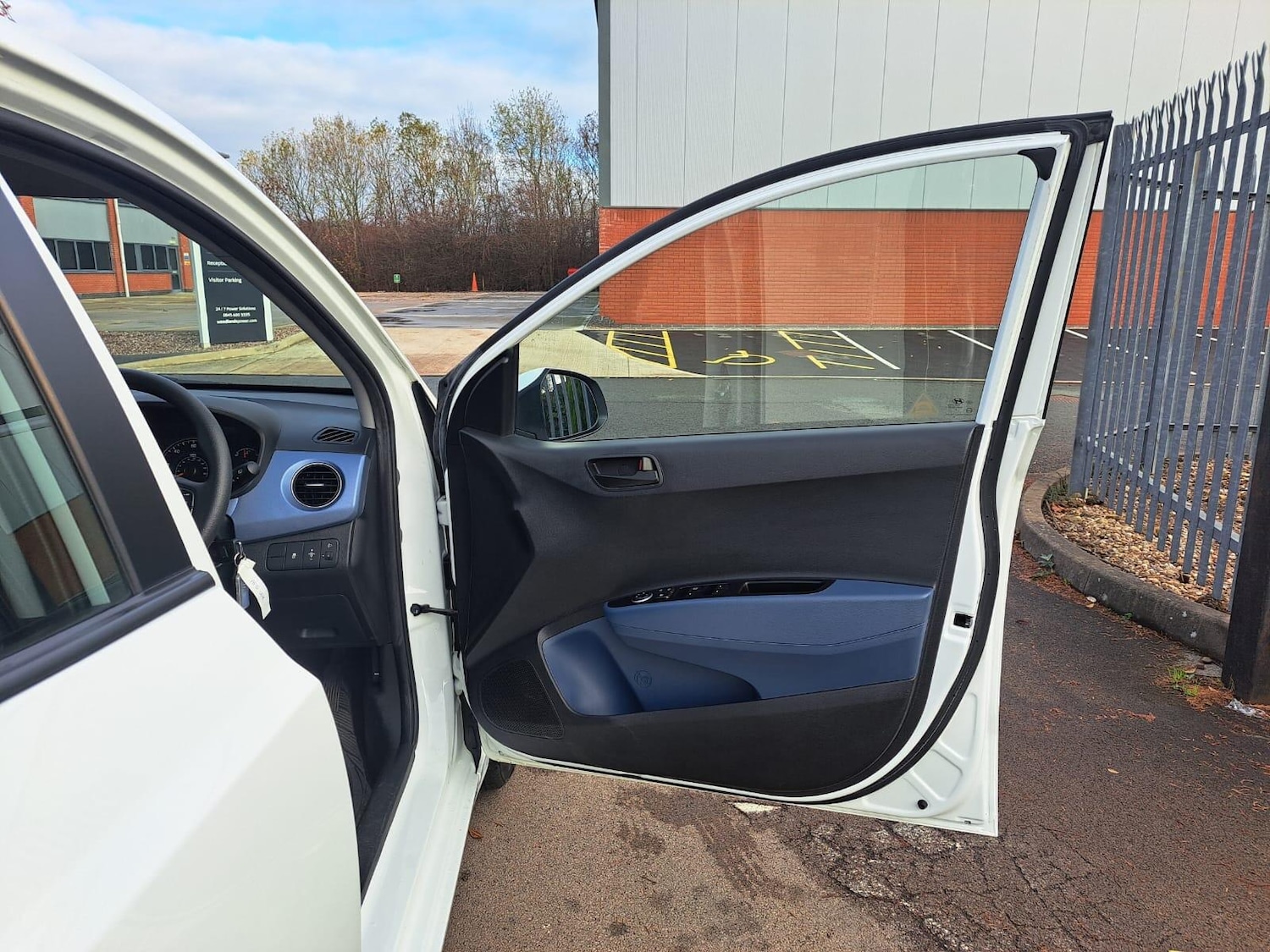 Used Hyundai i10 2015 for sale - 76634186: Photo 46