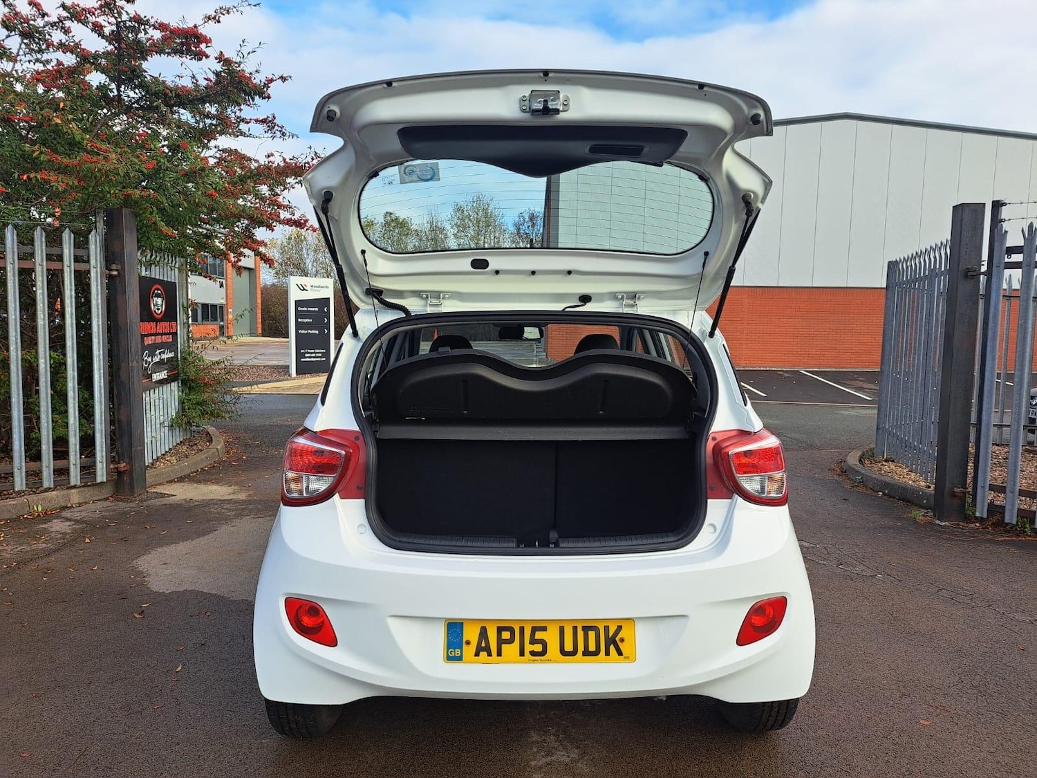 Used Hyundai i10 2015 for sale - 76634186: Photo 49