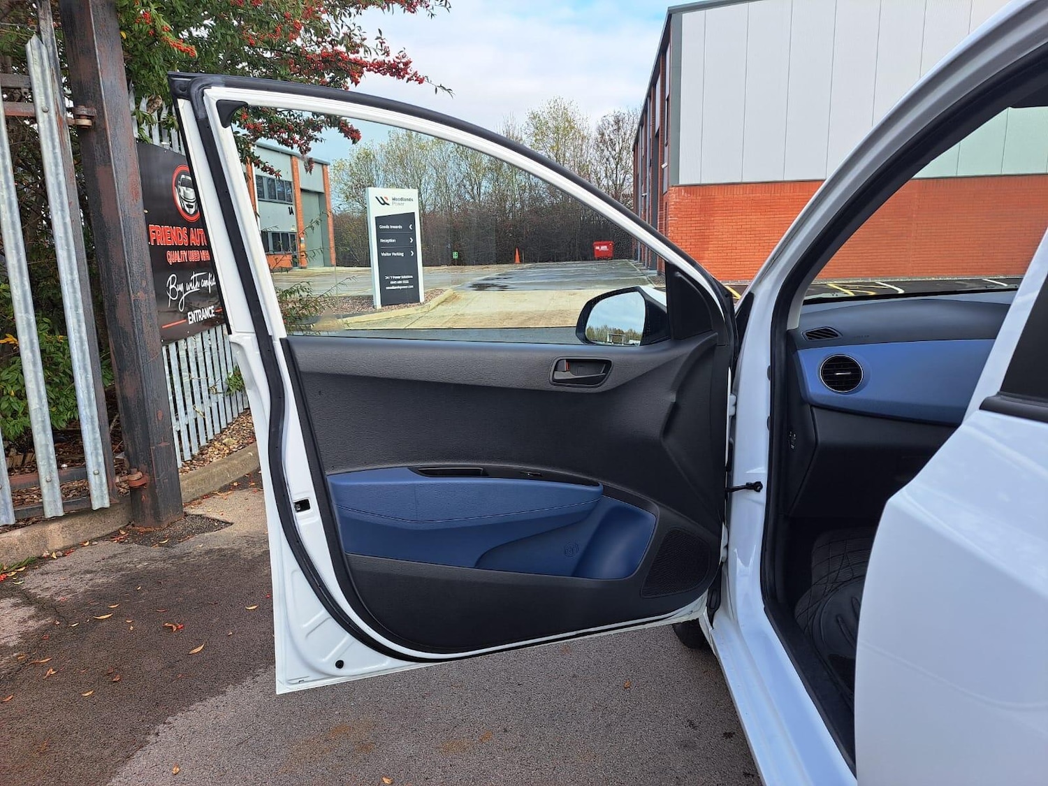 Used Hyundai i10 2015 for sale - 76634186: Photo 53