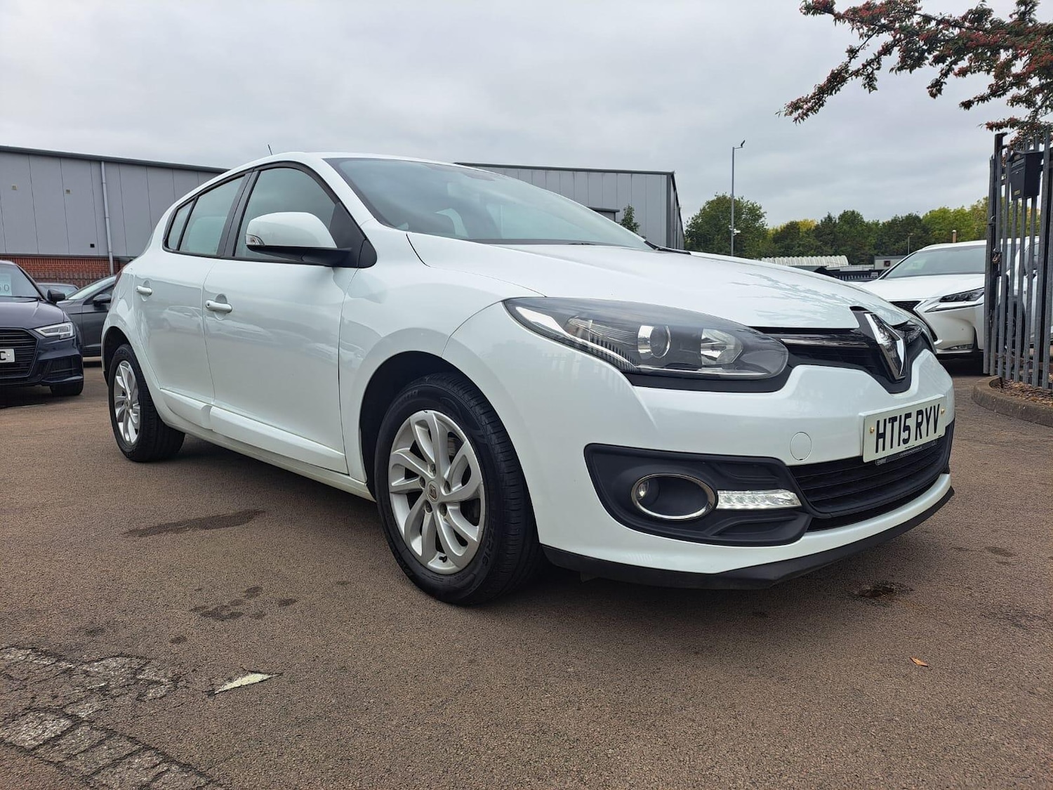Used Renault Megane 2015 for sale - 76283305: Photo 1
