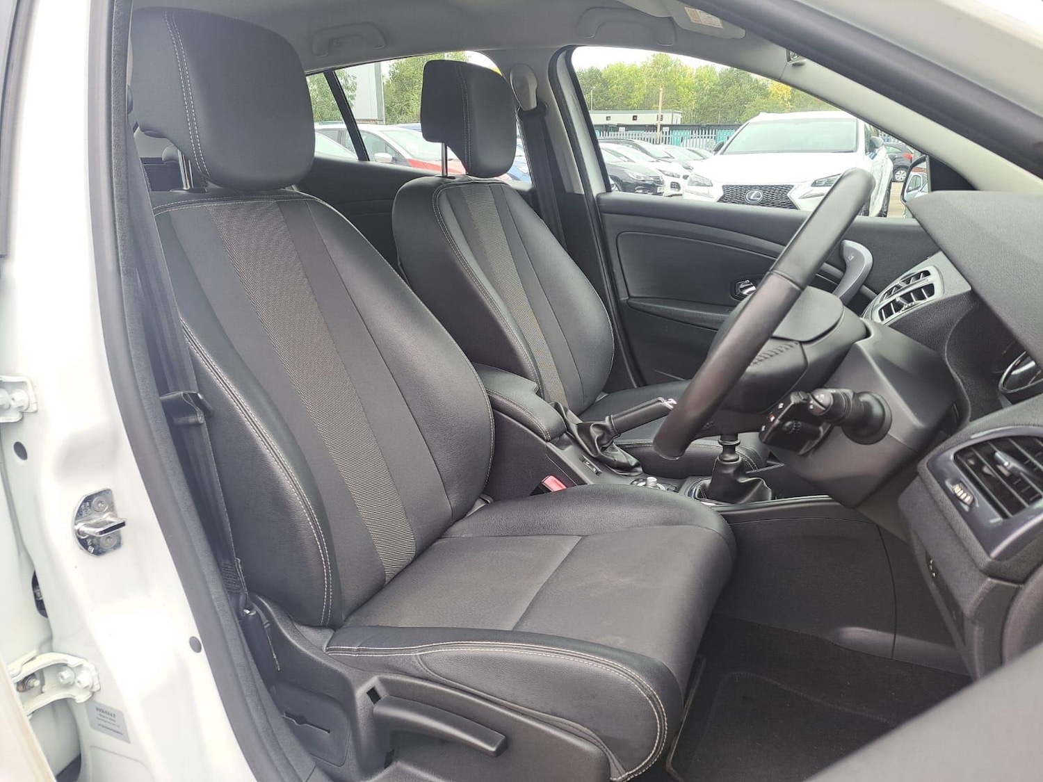 Used Renault Megane 2015 for sale - 76283305: Photo 11